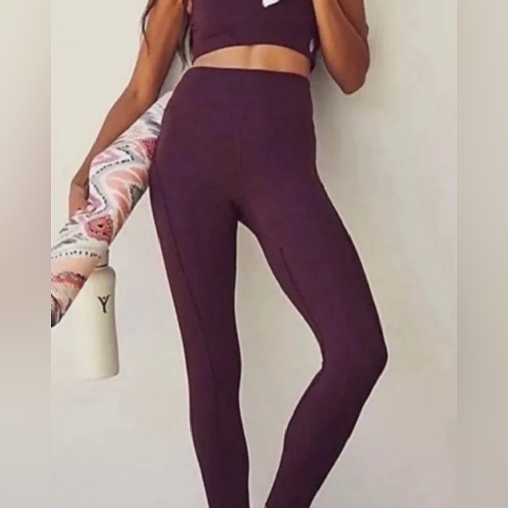 Free People Movement Hearts AFlutter leggings, fig, XS